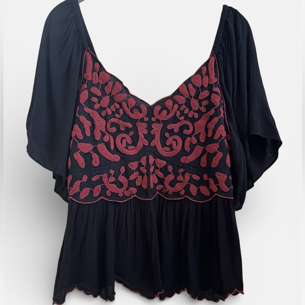 Shyanne Women’s Embroidered Bohemian Western Cowgirl 
Flutter Sleeve Top SZ XL
